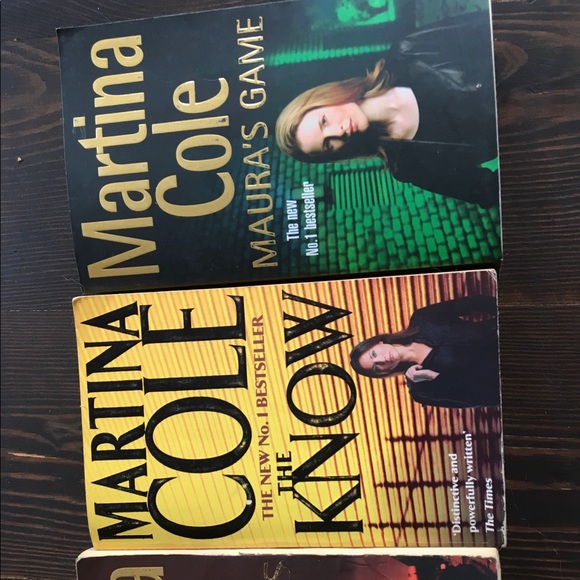 Fiction books 3 for 12$ - Picture 3 of 3